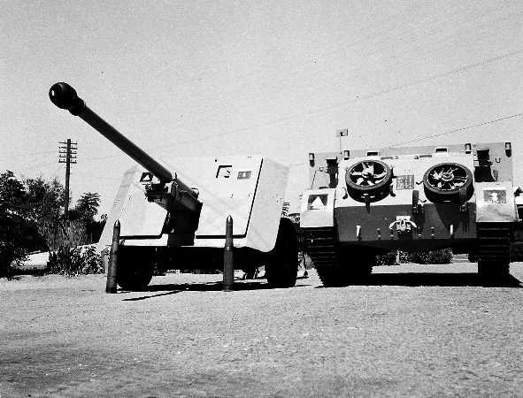  1LF  1951  Moascar Minden Camp Ismalia Anti Tank Pln  !7 Pdr823